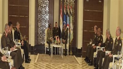 على هامش فعاليات EDEX – 2023.. وزير الدفاع يلتقي عدداً من قادة الوفود العسكرية