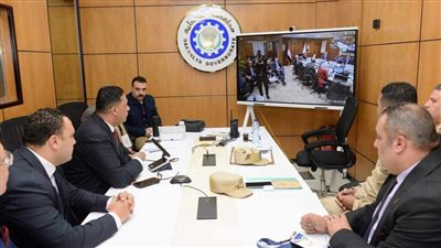 وزير التنمية المحلية يجري اتصالاً عبر الفيديو كونفرنس للاطمئنان على سير العملية الانتخابية بالدقهلية 