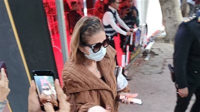 بعد الإدلاء بصوتها.. يسرا: زمان كنت بتكاسل ولكن أيقنت أن صوتي ممكن يغير النتيجة