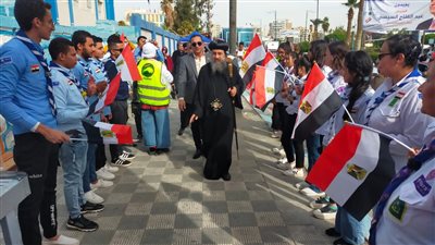 أبناء السويس يتوافدون على اللجان الإنتخابية.. وأسقف المحافظة يدلي بصوتة