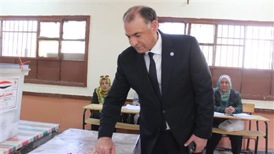 بالصور.. الاعلامى محمد فودة يدلى بصوته فى الانتخابات الرئاسية ويؤكد: مظاهرة حب لاستكمال مسيرة البناء والتعمير