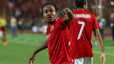 حفل جوائز الكاف.. بيرسي تاو يفوز بجائزة أفضل لاعب داخل أفريقيا