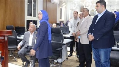 محافظ السويس يتابع الانتخابات الرئاسية من غرفة عمليات المحافظة