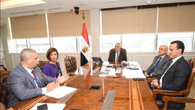 وزير الإسكان يستعرض التصميمات الداخلية للفندق المُنفذ بمشروع تطوير 