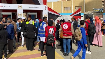 أهالي السويس: كل الشكر لمتطوعي الهلال الأحمرعلى مابذلوه في الإنتخابات الرئاسية