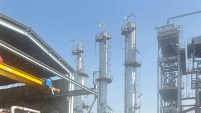 البيئة تحكم سيطرتها إلكترونيا على (6) مداخن بشركة القاهرة لتكرير البترول 