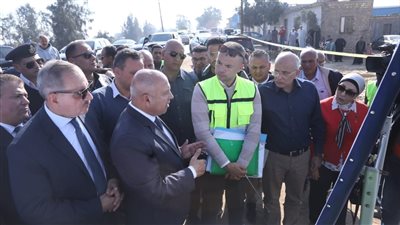 وزير النقل يتفقد مواقع العمل بعدد من مشروعات الطرق والكباري بمحافظتي كفر الشيخ والدقهلية 