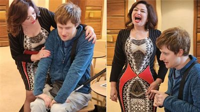 فاقد البصر.. إلهام شاهين تنشر صورا مع بطل فيلم 