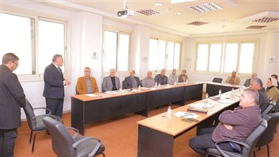 إفتتاح دورة البرنامج التدريبي للترشح لوظيفة عميد كلية بجامعة السويس  