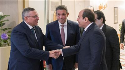 صور.. الرئيس السيسي يستقبل مرشحي انتخابات 2024