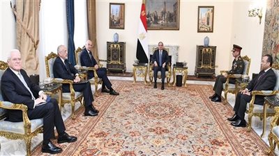 الرئيس السيسي يبحث مع وزير دفاع اليونان تعزيز التعاون العسكري