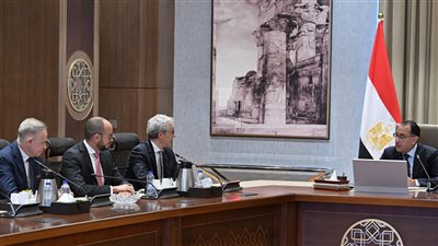 رئيس الوزراء يستعرض البرنامج الزمني لمشروع جديد للهيدروجين الأخضر باستثمارات تتجاوز 4 مليارات دولار