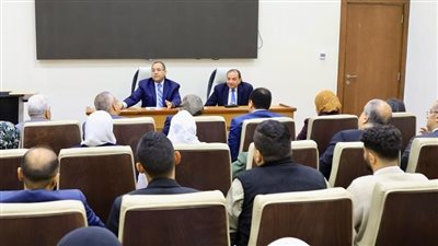 رئيس الجهاز المركزي للتنظيم والإدارة يستقبل رئيس جامعة بني سويف ووفدا طلابي للإطلاع على تجربة الانتقال للعاصمة الإدارية