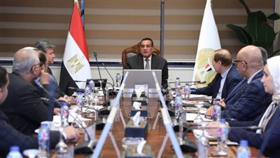 وزير التنمية المحلية يتابع الموقف التنفيذي لمشروعات البنية التحتية لمنظومة المخلفات بالمحافظات