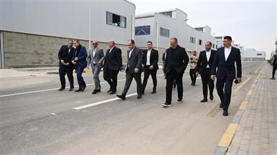 وزير التجارة والصناعة يقوم بجولة تفقدية لمنطقة الـ100 مصنع للمنتجات تامة الصنع ومنطقة الـ17 هنجر والمركز التكنولوجي بالروبيكي