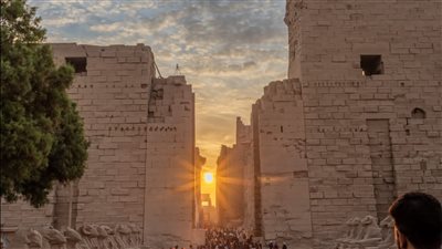 معابد الكرنك تشهد ظاهرة تعامد الشمس على المحور الرئيسي لمعبد أمون رع