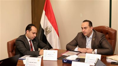 رئيس هيئة الرعاية الصحية يكلف بتعيين مسئول لإدارة دورة الإيرادات في كافة مراكز ووحدات طب الأسرة