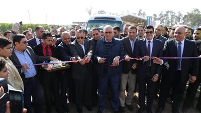 وزير الزراعة ومحافظ الشرقية يطلقان مبادرة احلم لتمويل رؤوس الأبقار الحلاب عالية الإنتاجية لصغار المربين 