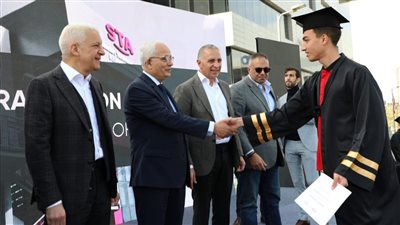 وزير التربية والتعليم يشهد حفل التخرج السنوي للدفعة العاشرة لطلاب أكاديمية السويدى في التخصصات المختلفة