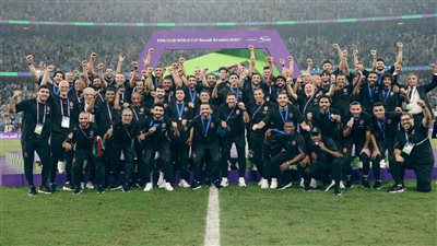 يواصل التحليق على المنصة.. فيفا يحتفل بإنجاز الأهلي في كأس العالم للأندية