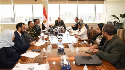 وزير الإسكان يترأس الاجتماع الأول للأمانة الفنية للجنة الوزارية بشأن دراسة تفعيل منظومة العمران والبناء الأخضر