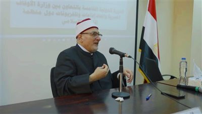 خالد الجندي يلقي محاضرة 