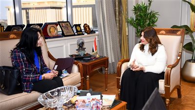 وزيرة الهجرة تستقبل الكاتبة سماح أبو بكر عزت لبحث التعاون بالمرحلة الثانية من مبادرة 