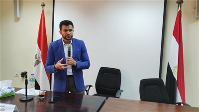 أستاذ الفقه بكلية الدراسات الإسلامية والعربية يلقي محاضرة 