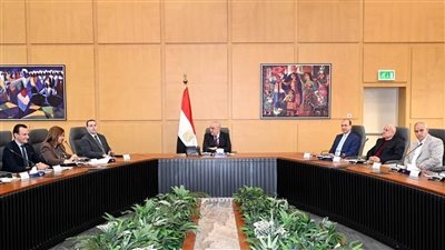 وزير الإسكان يتابع موقف تنفيذ وحدات المبادرة الرئاسية 