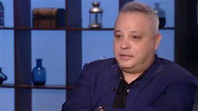 تصل للمقاضاة .. تامر عبد المنعم ينفي شائعات إساءته لزينة