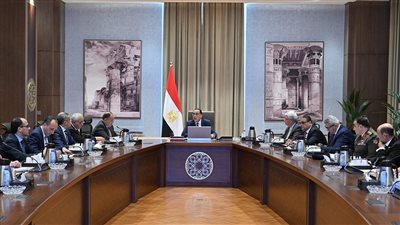 رئيس الوزراء يُتابع إجراءات سد العجز النسبي في أعداد المُعلمين على مستوى الجمهورية 