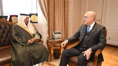 وزير الإسكان يلتقى الأمير خالد بن سعود بن تركى آل سعود لعرض الفرص الاستثمارية 