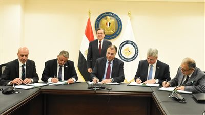 توقيع مذكرة تفاهم بين 4 شركات لإمداد مشروع أسمدة بالهيدروجين والكهرباء