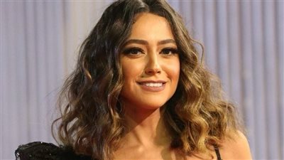 تحرش وطلاق.. حكايات مثيرة للفنانة هند عبد الحليم