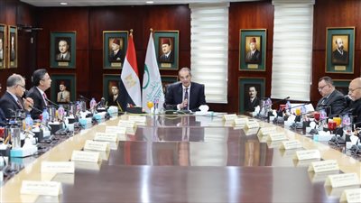 وزير الاتصالات يجتمع بمجلس إدارة الهيئة القومية للبريد