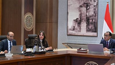 رئيس الوزراء يستعرض إستراتيجية تطوير البورصة المصرية