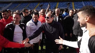 عايزين اللقب الثامن.. 6 رسائل من 