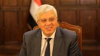 وزير التعليم العالي يهنئ قداسة البابا تواضروس الثاني والأخوة الأقباط بعيد الميلاد المجيد 