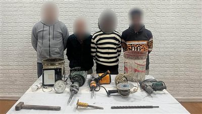  داخل أحد العقارات.. ضبط 4 أشخاص لقيامهم بأعمال الحفر والتنقيب عن الآثار