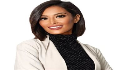 شادية عبد العزيز تقدم برنامج 