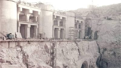 مصر تحتفل بمرور ٦٤ عام على وضع حجر الأساس لمشروع السد العالى