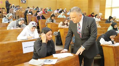 إنطلاق الإمتحانات النظرية للفصل الدراسي الأول بجامعة السويس
