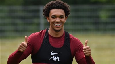 يغيب عدة أسابيع.. أرنولد ينضم إلى قائمة المصابين في ليفربول