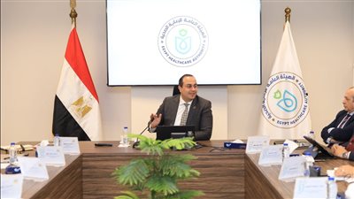 رئيس هيئة الرعاية الصحية يعقد اجتماعًا موسعًا مع قيادات ومدراء الإدارات المركزية والعامة بالهيئة