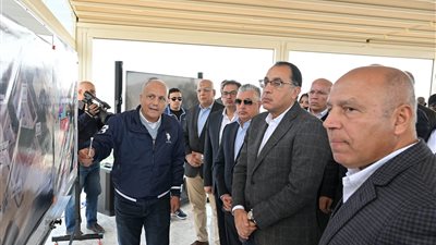 رئيس الوزراء يبدأ جولة تفقدية موسعة بعدد من المشروعات بالمنطقة الاقتصادية لقناة السويس