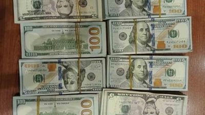 القبض على 4 أشخاص بمطار القاهرة حاولوا تهريب عملات أجنبية