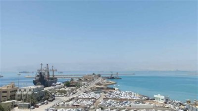 بورتوفيق البحري يستقبل 400 سيارة قادمة من السعودية