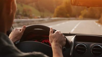 بسبب السرعة الزائدة.. ضبط قائد سيارة بتهمة تعريض حياة المواطنين للخطر