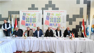 وزير الإسكان يعقد اجتماعا بمحطة مياه الأميرية لمتابعة موقف خدمات مياه الشرب بمحافظة القاهرة