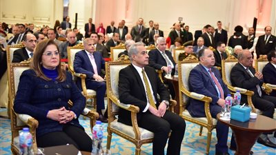 وزير العمل يُطلق مشروع 